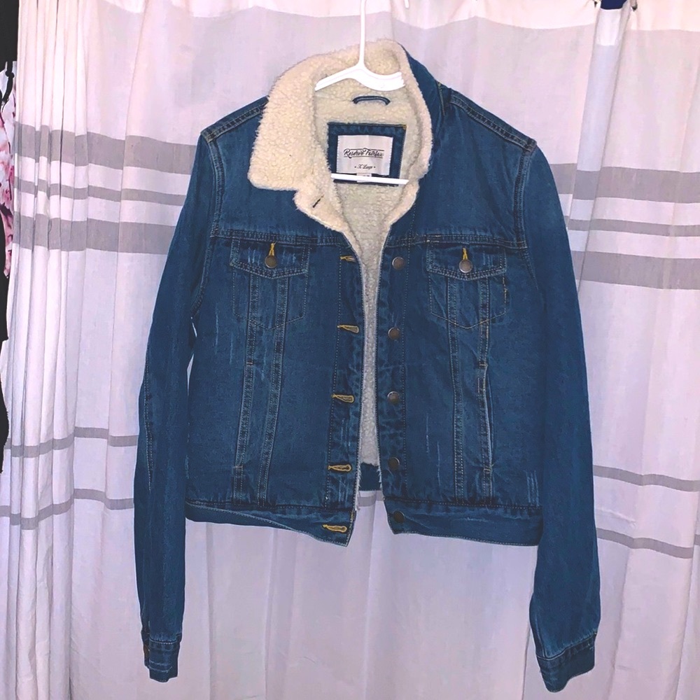 Sherpa lined, dark blue Jean jacket, Size XL,